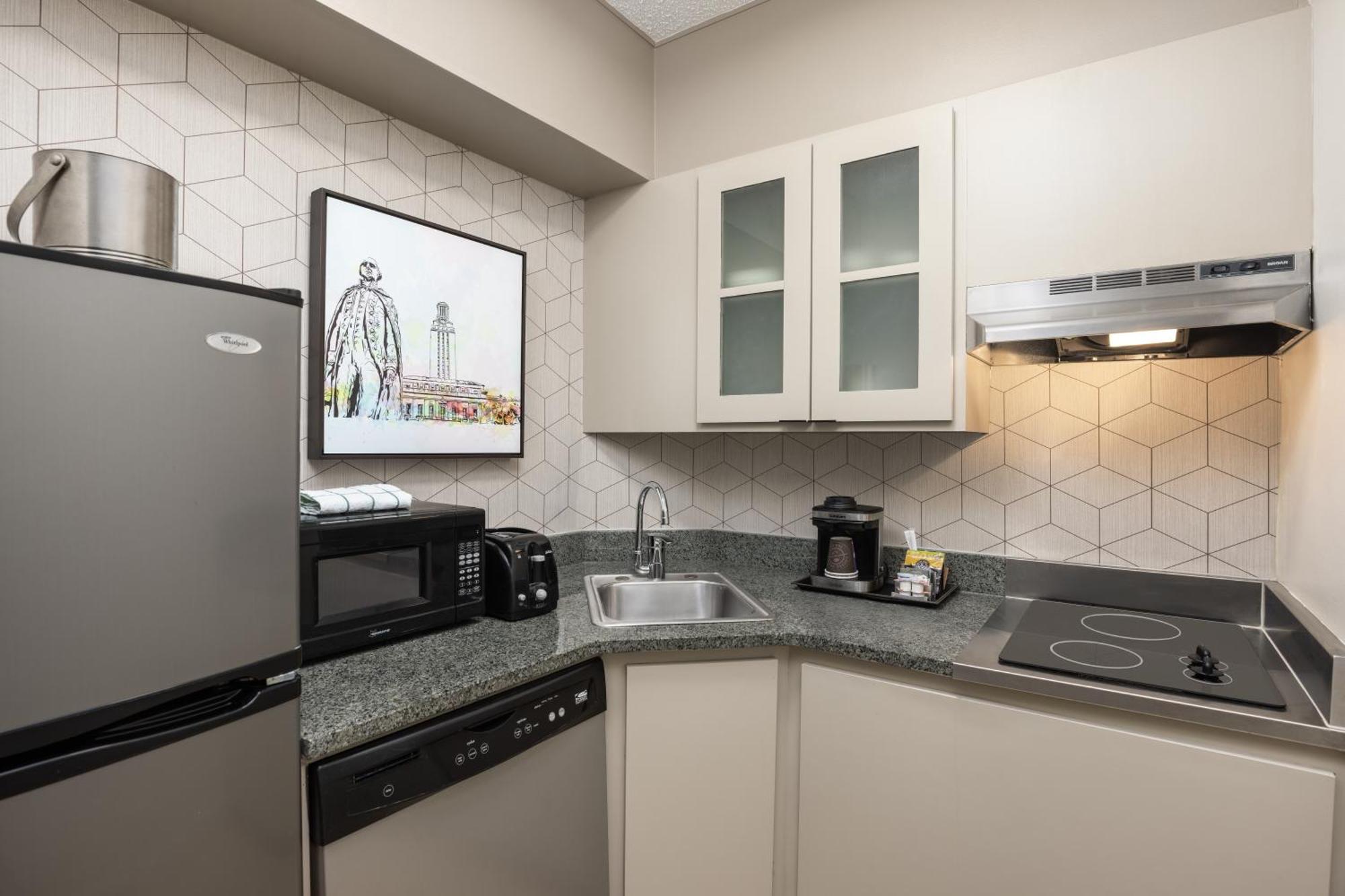 Doubletree Suites By Hilton Austin Downtown Capitol Extérieur photo