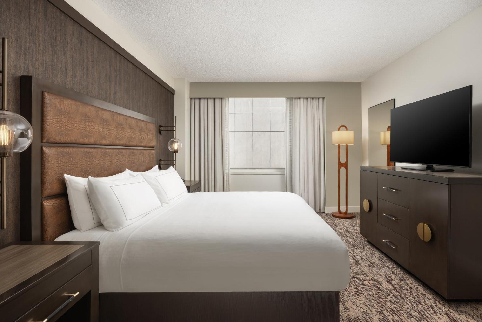 Doubletree Suites By Hilton Austin Downtown Capitol Extérieur photo